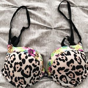 Victoria’s Secret Miraculous Plunge Bra 34B